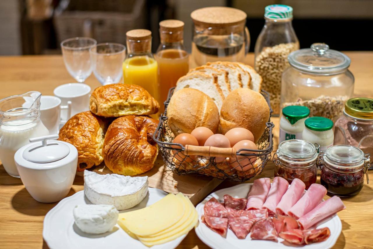 Bed and Breakfast Au Petit Dragon Монс Экстерьер фото